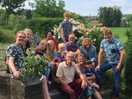 10280727214043423397